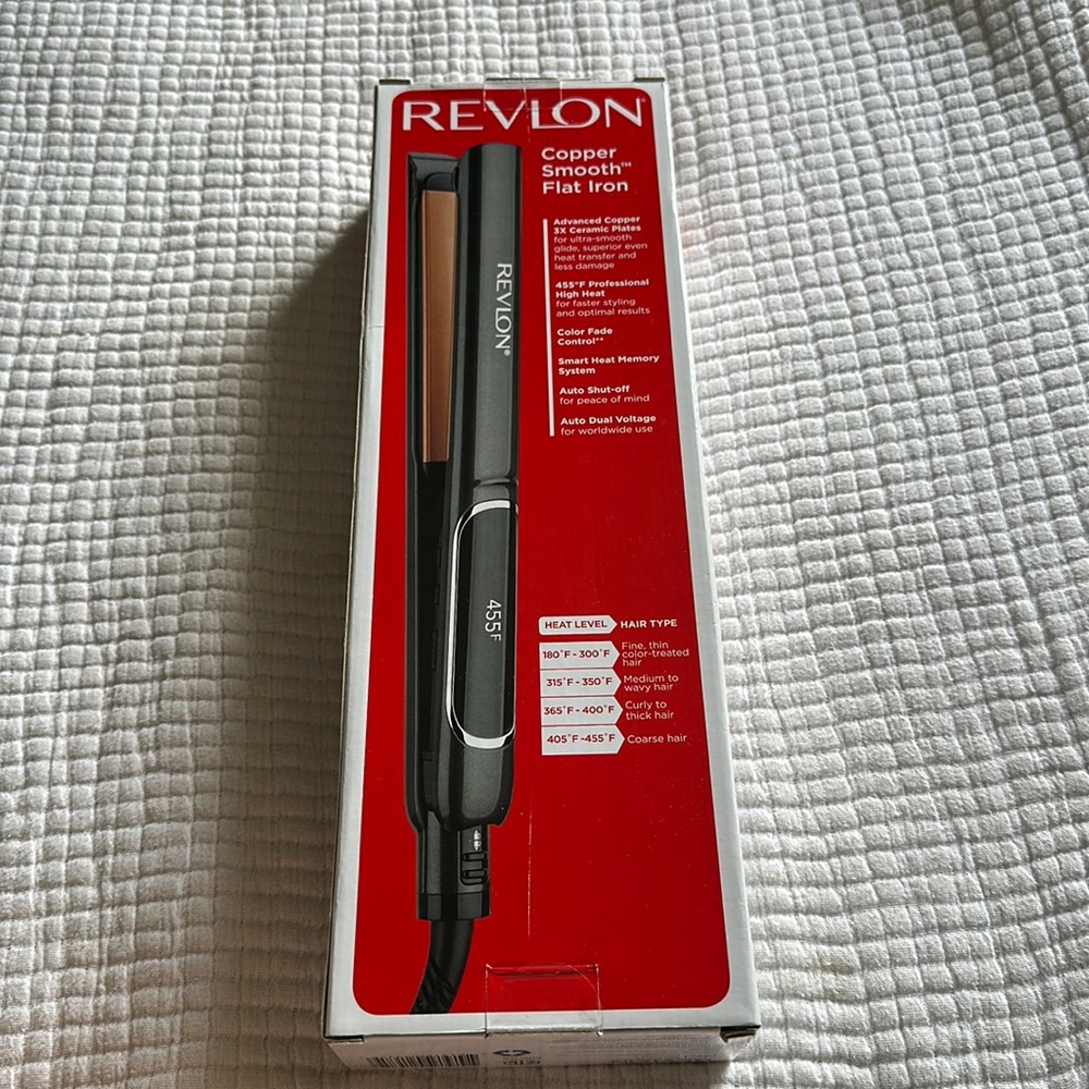 Revlon Cooper Smooth Flat Iron Straightener